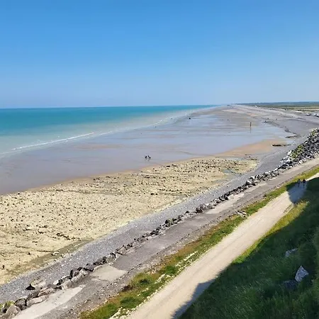 Vue A 100 M De La Apartment
